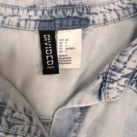 H&M Light Wash Distressed Cropped Denim Shirt – Size US 4 - Picture 5 of 5